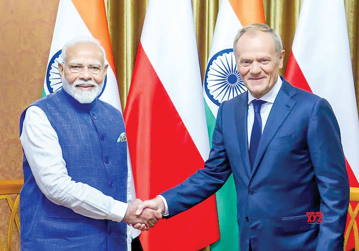 Thủ tướng Ấn Độ Narendra Modi và Thủ tướng Ba Lan Donald Tusk trước cuộc hội đàm ngày 22.8. Ảnh: IASN Cân bằng và củng cố vị thế -0