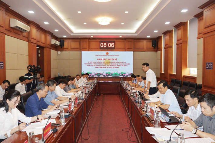 Quang cảnh buổi giám sát. Ảnh: Hoàng Tùng Quang cảnh buổi giám sát. Ảnh: Hoàng Tùng