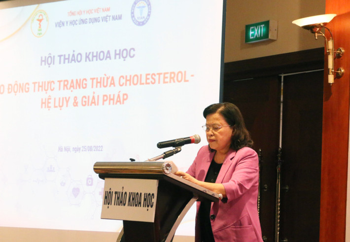 Nguyên thứ trưởng Bộ Y tế, Chủ tịch Hội Y học các nước Đông Nam Á, Chủ tịch Tổng hội Y học Việt Nam PGS. TS Nguyễn Thị Xuyên phát biểu tại hội thảo Gần 50% người trưởng thành sống ở thành thị bị mỡ máu cao -0