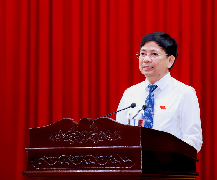 Trưởng ban Kinh tế - Ngân sách HĐND tỉnh Cao Tiến Trung trình bày báo cáo kết quả thẩm tra Nghệ An: Thông qua 18 nghị quyết tại Kỳ họp thứ 20 HĐND tỉnh -0