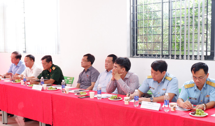 Các đại biểu tại cuộc làm việc Các đại biểu tại cuộc làm việc