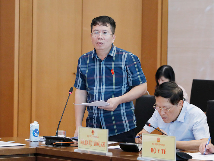 Viện trưởng Viện Nghiên cứu lập pháp Nguyễn Văn Hiển phát biểu. Ảnh: Hồ Long Chưa đồng bộ về tiêu chuẩn bổ nhiệm viên chức quản lý giữa các địa phương -0