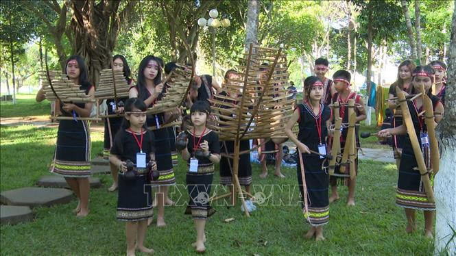 Ngày hội góp phần kết nối tinh thần đại đoàn kết của các dân tộc trong tỉnh, tạo động lực trong sự nghiệp bảo tồn, phát huy các giá trị văn hóa. Ảnh: TTXVN Ngày hội văn hóa các dân tộc thiểu số tỉnh Gia Lai -0