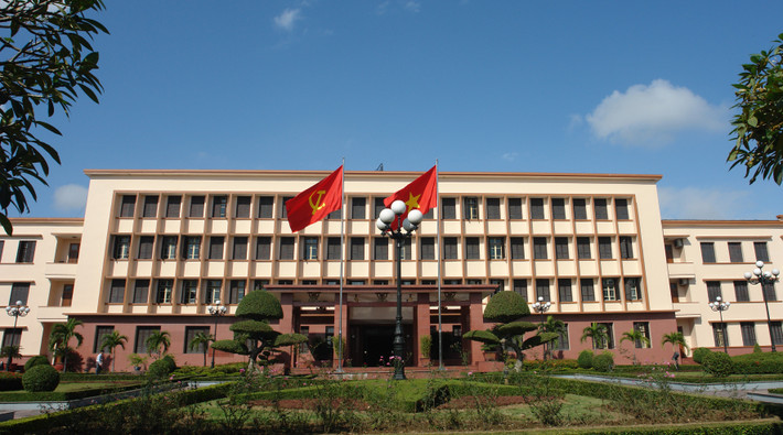 UBND tỉnh Quảng Ninh chỉ rõ hàng loạt doanh nghiệp năng lực yếu, dính sai phạm. UBND tỉnh Quảng Ninh chỉ rõ hàng loạt doanh nghiệp năng lực yếu, dính sai phạm.