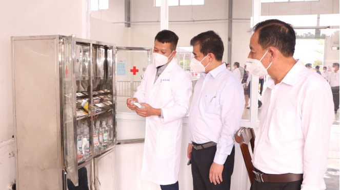Lãnh đạo Sở Công thương và thị xã Tân Uyên tham quan cơ sở vật chất trang bị cho Trạm số 2 Lãnh đạo Sở Công thương và thị xã Tân Uyên thăm quan cơ sở vật chất trang bị cho Trạm số 2
