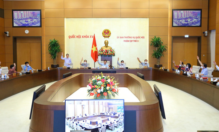Ủy ban Thường vụ Quốc hội thông qua dự thảo Nghị quyết Ảnh: Lâm Hiển Ủy ban Thường vụ Quốc hội thông qua dự thảo Nghị quyết - Ảnh: Lâm Hiển