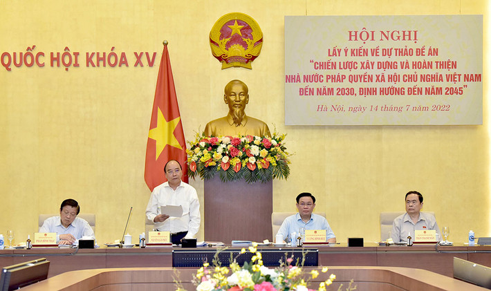 Chủ tịch Nước Nguyễn Xuân Phúc - Trưởng Ban Chỉ đạo xây dựng Đề án phát biểu. Ảnh: Lâm Hiển Chủ tịch Nước Nguyễn Xuân Phúc và Chủ tịch Quốc hội Vương Đình Huệ đồng chủ trì hội nghị về Đề án xây dựng Nhà nước pháp quyền -0