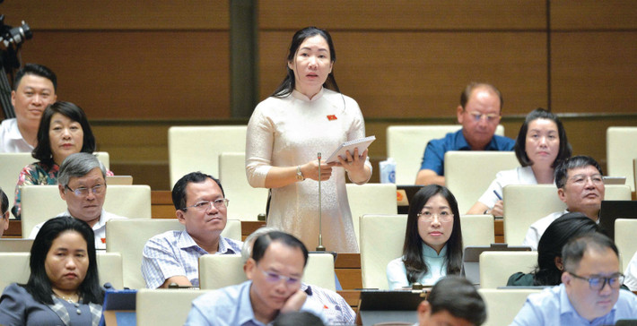 ĐBQH Trần Thị Thu Phước (Kon Tum). Ảnh: Hồ Long Cần cách tiếp cận tổng thể hơn về bảo đảm an ninh nguồn nước -0