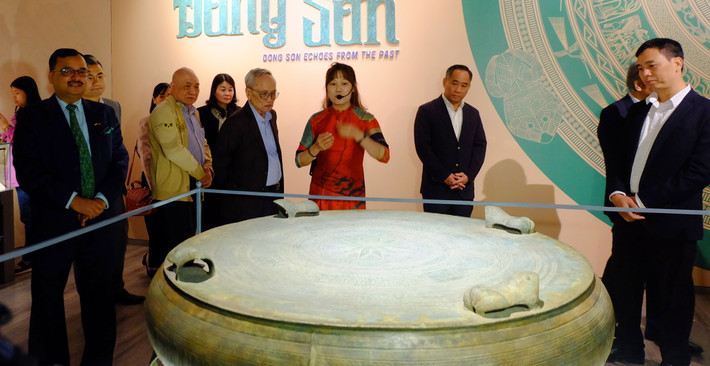 Âm vang văn hóa Đông Sơn ảnh 1 Trống đồng Sao Vàng được trưng bày tại Bảo tàng Lịch sử Quốc gia. Ảnh: Th. Nguyên