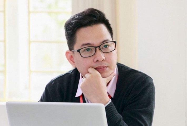 PGS.TS Trần Thành Nam Vụ hiệu trưởng bị phụ huynh bắt quỳ: Cần bảo vệ giáo viên trước hành vi hung hăng! -0