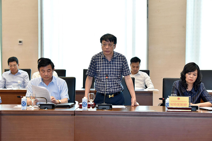 Đại biểu phát biểu tại cuộc gặp mặt. Ảnh: Lâm Hiển Chủ tịch Quốc hội Vương Đình Huệ: Báo chí phải luôn là vũ khí sắc bén của Đảng, diễn đàn rộng lớn, mạnh mẽ của Nhân dân -0