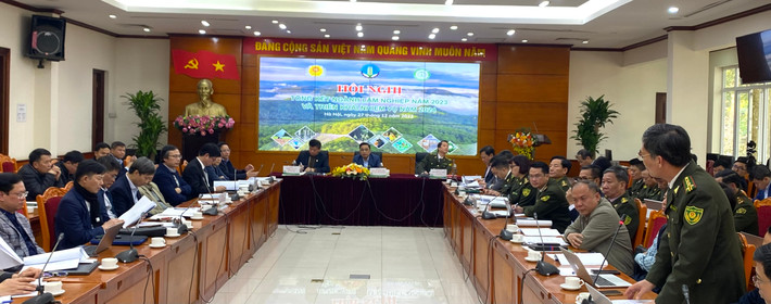 Thứ trưởng Bộ Nông nghiệp và phát triển nông thôn Nguyễn Quốc trị chủ trì hội nghị. Ảnh: BN Ngành lâm nghiệp tổng kết công tác năm 2023 -0