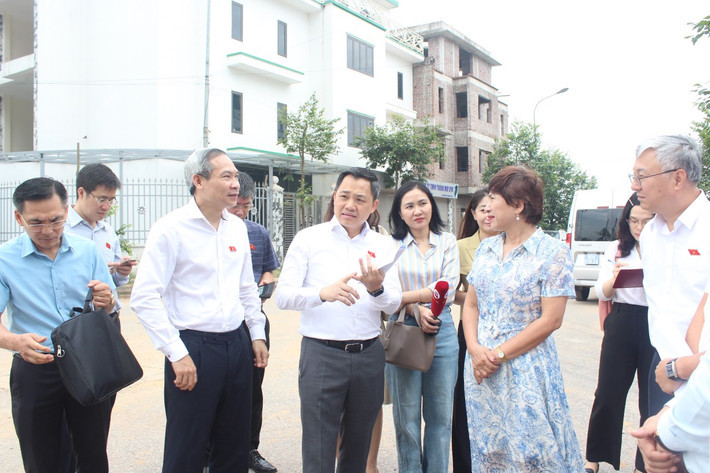 Đoàn giám sát khảo sát nhà ở xã hội tại Khu nhà ở đô thị Kim Hoa tại huyện Mê Linh, Hà Nội Khảo sát dự án, làm việc tại huyện Mê Linh về quản lý thị trường bất động sản và phát triển nhà ở xã hội -0