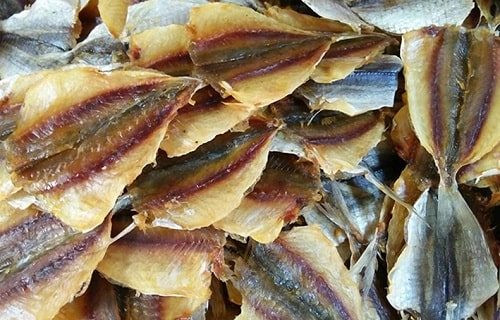 Hai loại cá khô Việt Nam được ưa chuộng nhất hiện nay là cá cơm và cá chỉ vàng. Nguồn:ITN Cá khô, cá hộp lên ngôi thời lạm phát -0
