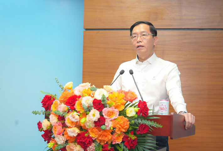 Ông Trần Quang Dũng, Phó Bí thư thường trực Đảng ủy trình bày báo cáo tại hội nghị sơ kết. Ảnh: Petrovietnam Tăng tốc và bứt phá -0