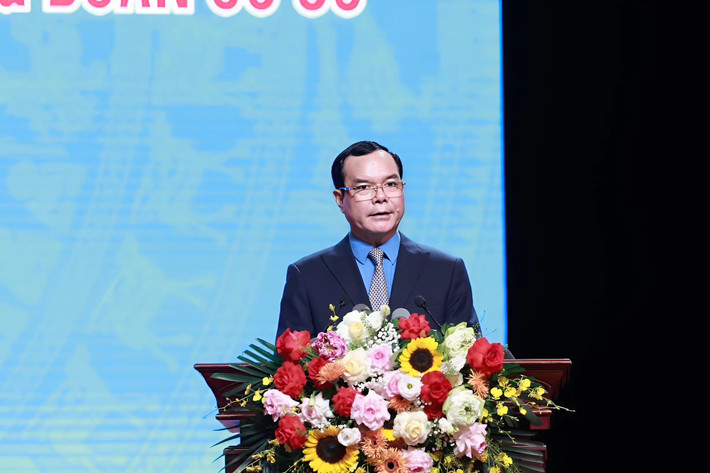 Chủ tịch Tổng Liên đoàn Lao động Việt Nam Nguyễn Đình Khang phát biểu khai mạc Hội nghị. Ảnh: Nguyễn Hải Phó Chủ tịch Quốc hội Nguyễn Thị Thanh dự Hội nghị gặp mặt cán bộ nữ lãnh đạo chủ chốt công đoàn cấp tỉnh, ngành Trung ương -0