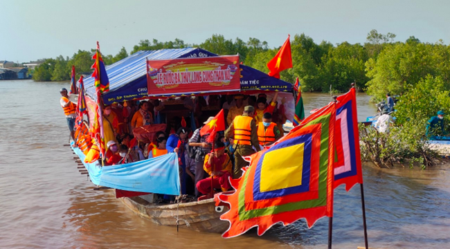 Lễ hội vía Bà Thủy Long. Ảnh: ITN Cà Mau: Được công nhận thêm 2 Di sản văn hóa phi vật thể -0