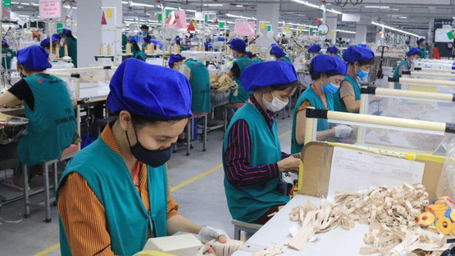 Bên trong một nhà máy sản xuất tại tỉnh Bắc Giang Năm 2022, Bắc Giang đặt mục tiêu nâng chỉ số PCI đứng thứ 25/63 tỉnh, thành -0