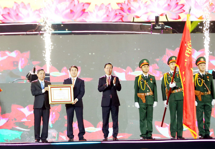 Chủ tịch nước Võ Văn Thưởng dự Lễ kỷ niệm 20 năm thành lập tỉnh Hậu Giang ảnh 6 Chủ tịch nước Võ Văn Thưởng dự Lễ kỷ niệm 20 năm thành lập tỉnh Hậu Giang -2