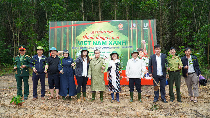 Unilever Việt Nam trồng cây để tạo carbon tích cực cho môi trường Phát triển bền vững gắn với bảo vệ môi trường -0