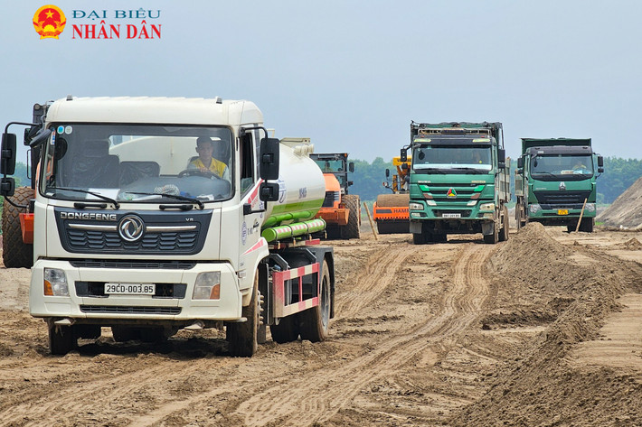 Đường vành đai 4 đi qua huyện Hoài Đức dài khoảng 17,1km, qua địa phận 12 xã gồm Đức Thượng, Minh Khai, Dương Liễu, Cát Quế, Yên Sở, Đắc Sở, Tiền Yên, Song Phương, An Thượng, An Khánh, La Phù, Đông La Hà Nội: Dự án đường Vành đai 4 dần hình thành -0