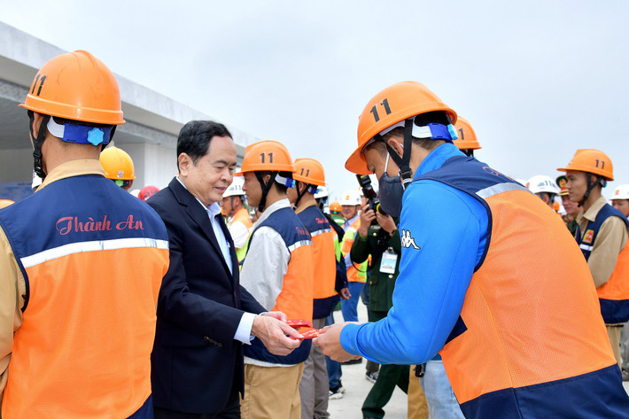 Phó Chủ tịch Thường trực Quốc hội Trần Thanh Mẫn dự Lễ phát động Tết trồng cây năm 2024 ảnh 12 Phó Chủ tịch Thường trực Quốc hội Trần Thanh Mẫn dự Lễ phát động Tết trồng cây năm 2024 -0