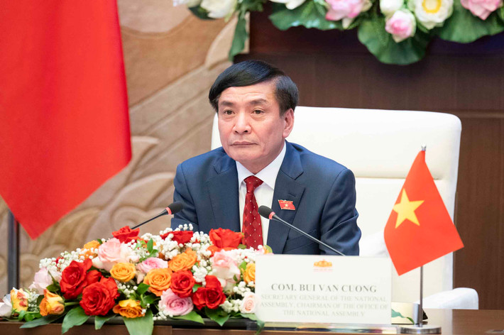 Tổng Thư ký Quốc hội Bùi Văn Cường hội đàm trực tuyến với Tổng Thư ký Quốc hội và Hội đồng Nhà nước Cuba ảnh 2 Tổng Thư ký Quốc hội Bùi Văn Cường phát biểu tại cuộc hội đàm trực tuyến