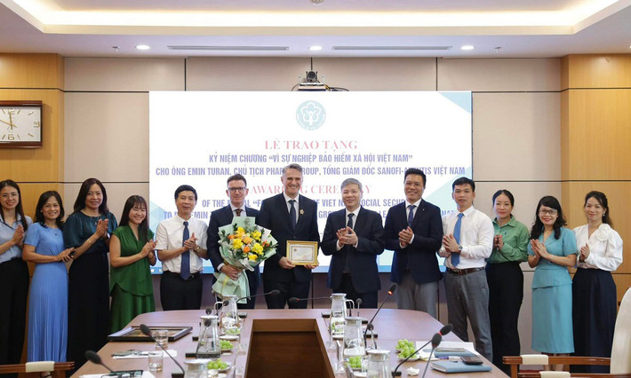 Tăng cường hợp tác, cam kết đồng hành ảnh 1 Hai bên cam kết hỗ trợ tích cực, lâu dài, vì mục tiêu đảm bảo chăm sóc sức khỏe toàn dân. Ảnh: BH