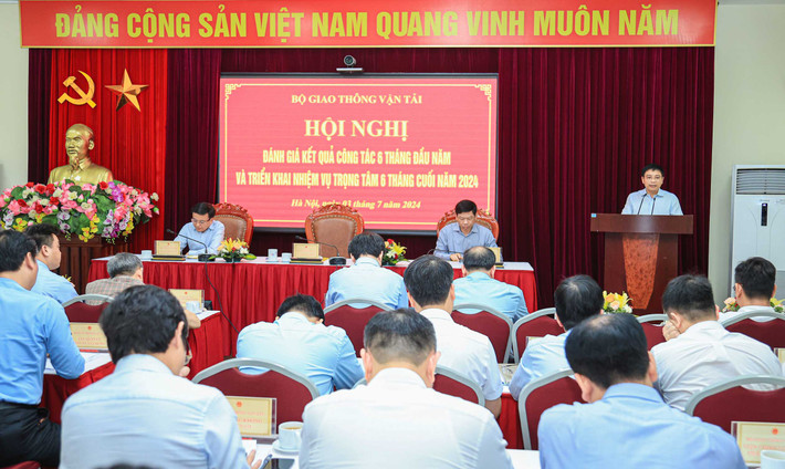 Bộ trưởng Bộ Giao thông Vận tải Nguyễn Văn Thắng phát biểu kết luận hội nghị Vượt khó hoàn thành nhiều dự án trọng điểm -0