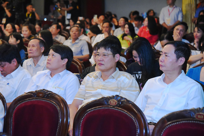 Các đại biểu dự Chương trình nghệ thuật đặc biệt “Nắng Ba Đình”. Ảnh: Quang Khánh Chủ tịch Quốc hội Trần Thanh Mẫn dự Chương trình nghệ thuật đặc biệt “Nắng Ba Đình” -0