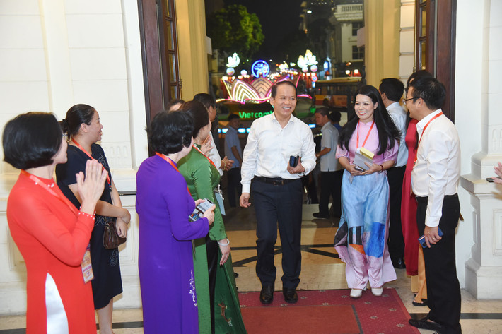 Chủ nhiệm Ủy ban Pháp luật Hoàng Thanh Tùng tới dự Chương trình nghệ thuật đặc biệt “Nắng Ba Đình”. Ảnh: Quang Khánh Chủ tịch Quốc hội Trần Thanh Mẫn dự Chương trình nghệ thuật đặc biệt “Nắng Ba Đình” -0