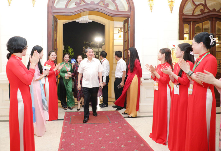 Phó Chủ tịch Quốc hội Nguyễn Đức Hải tới dự Chương trình nghệ thuật đặc biệt “Nắng Ba Đình”. Ảnh: Khánh Duy Chủ tịch Quốc hội Trần Thanh Mẫn dự Chương trình nghệ thuật đặc biệt “Nắng Ba Đình” -0