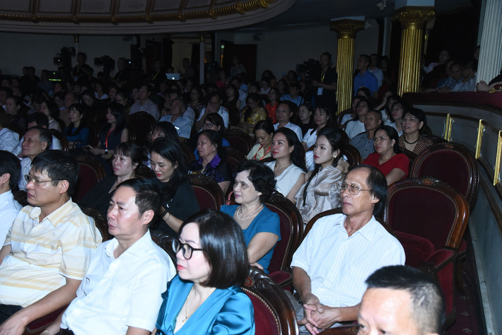 Các đại biểu dự Chương trình nghệ thuật đặc biệt “Nắng Ba Đình”. Ảnh: Quang Khánh Chủ tịch Quốc hội Trần Thanh Mẫn dự Chương trình nghệ thuật đặc biệt “Nắng Ba Đình” -0