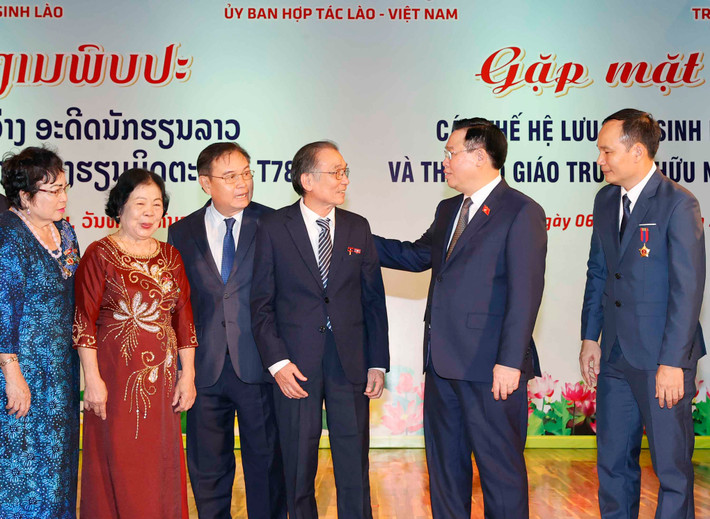 Chủ tịch Quốc hội Vương Đình Huệ: Dù thời cuộc đổi thay, tình cảm thủy chung, son sắt Việt - Lào mãi luôn không thay đổi ảnh 6 Chủ tịch Quốc hội Vương Đình Huệ: Dù thời cuộc đổi thay, tình cảm thủy chung, son sắt Việt - Lào mãi luôn không thay đổi -0