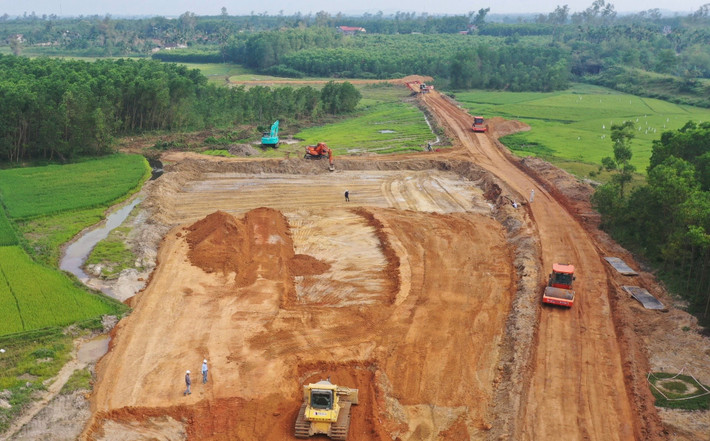 Trên công trường Quảng Ngãi- Hoài Nhơn. Ảnh: Minh An Trên công trường Quảng Ngãi- Hoài Nhơn; Ảnh: Minh Anh