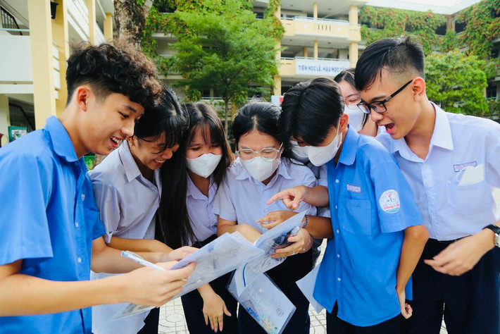 Thí sinh tham dự kỳ thi tuyển sinh vào lớp 10 tại TP. Hồ Chí Minh TP. Hồ Chí Minh: Công bố đáp án các môn thi vào lớp 10 -0