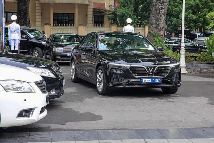 Trước đó, xe VinFast cũng từng được sử dụng để đưa đón nguyên thủ, lãnh đạo các quốc gia trong các sự kiện ngoại giao quan trọng như Hội nghị cấp cao ASEAN 2020. Trước đó, xe VinFast cũng từng được sử dụng để đưa đón nguyên thủ, lãnh đạo các quốc gia trong các sự kiện ngoại giao quan trọng như Hội nghị cấp cao ASEAN 2020.