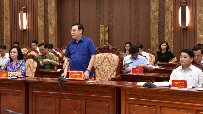 Bí thư Thành ủy, Trưởng Đoàn đại biểu Quốc hội TP Hà Nội Vương Đình Huệ phát biểu Ảnh: Lâm Hiển Bí thư Thành ủy, Trưởng Đoàn đại biểu Quốc hội TP Hà Nội Vương Đình Huệ phát biểu Ảnh: Lâm Hiển