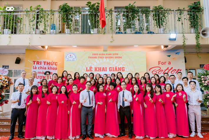 Tập thể giáo viên Trường THCS Chương Dương Trường THCS Chương Dương: Ngôi trường hạnh phúc -0