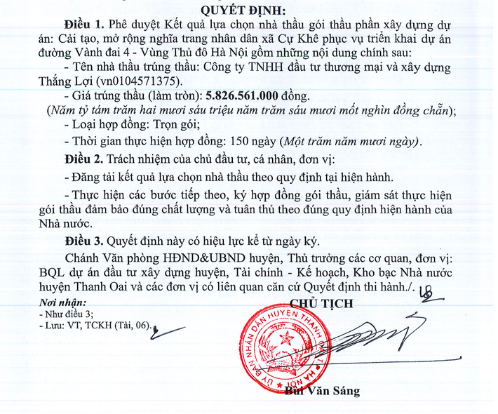 Quyết định lựa chọn Công ty Thắng Lợi trúng thầu do ông Bùi Văn Sáng, Chủ tịch UBND huyện Thanh Oai ký. Huyện Thanh Oai (Hà Nội): Lộ diện doanh nghiệp trúng hàng loạt gói thầu đầu tư công có mức tiết kiệm ngân sách