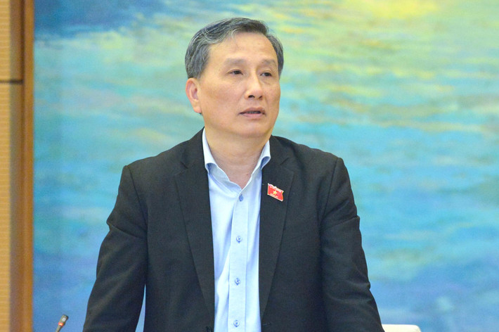Chủ nhiệm Ủy ban Khoa học, Công nghệ và Môi trường Lê Quang Huy phát biểu. Ảnh: Hồ Long Không nên luật hóa quy định UBND cấp tỉnh thực hiện đầu tư xây dựng quốc lộ -0