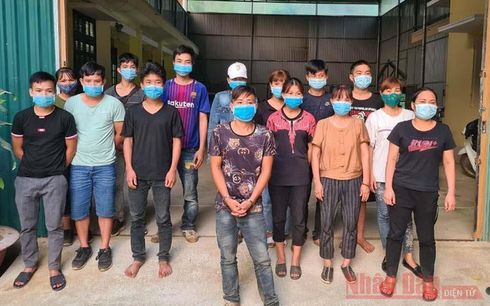 Nhóm người trên đường xuất cảnh trái phép bị Bộ đội Biên phòng phát hiện, ngăn chặn Nhóm người trên đường xuất cảnh trái phép bị Bộ đội Biên phòng phát hiện, ngăn chặn