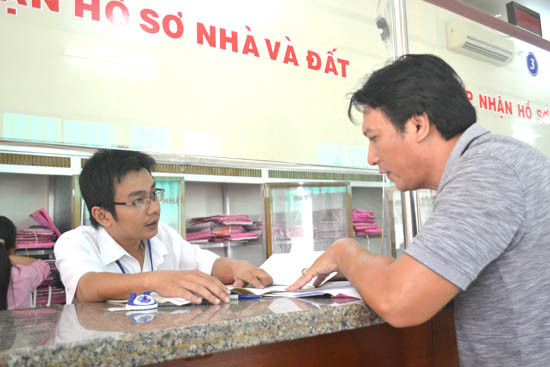 Nhiều nhà đầu tư đã nản lòng trước những quy định chồng chéo của hệ thống pháp luật liên quan đến đất đai Đừng để thủ tục đất đai tiếp tục “cản trở” bước tiến của doanh nghiệp Việt -0
