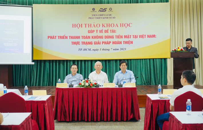 Quang cảnh hội thảo Lấy ý kiến chuyên gia về phát triển thanh toán không dùng tiền mặt -0