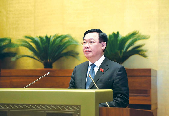 Chủ tịch Quốc hội Vương Đình Huệ phát biểu kết luận phiên chất vấn và trả lời chất vấn tại Phiên họp thứ 25 của UBTVQH. Ảnh: Hồ Long Ảnh: Hồ Long