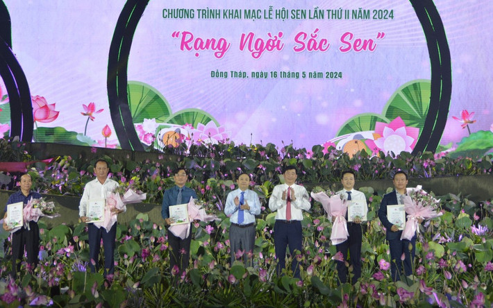UBND tỉnh Đồng Tháp khai mạc Lễ hội Sen lần thứ II, năm 2024 Đồng Tháp tiếp tục đưa sản phẩm ra thị trường quốc tế