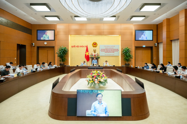 Quang cảnh cuộc làm việc. Ảnh: Hồ Long Phó Chủ tịch Quốc hội Nguyễn Khắc Định chủ trì làm việc với các bộ, cơ quan thuộc lĩnh vực văn hóa, giáo dục về thực hiện pháp luật về đơn vị sự nghiệp công lập -0