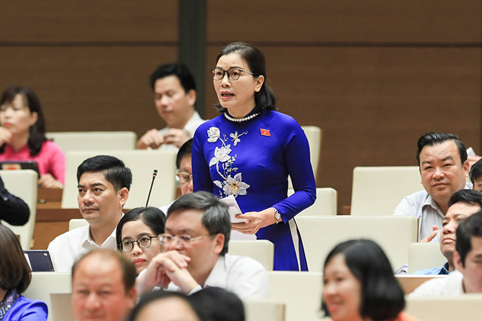 ĐBQH Nguyễn Thị Xuân (Đắk Lắk) phát biểu. Ảnh: Quang Khánh Quốc hội thảo luận về kết quả thực hiện kế hoạch phát triển kinh tế - xã hội -0