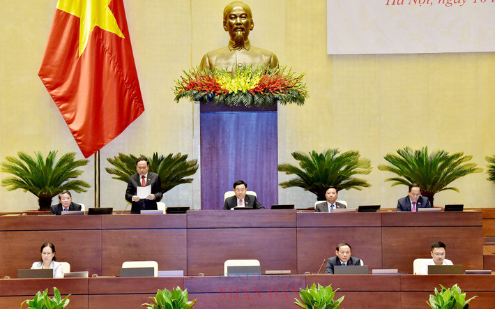 Ảnh: Lâm Hiển Chủ tịch Quốc hội Vương Đình Huệ: Thực tế, thiết thực, tâm huyết, thẳng thắn, trách nhiệm cao -0