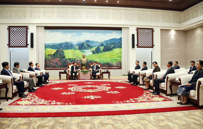Phó Chủ tịch Quốc hội Nguyễn Khắc Định chào xã giao Tổng Bí thư, Chủ tịch nước Lào Thongloun Sisoulith ảnh 2 Phó Chủ tịch Quốc hội Nguyễn Khắc Định chào xã giao Tổng Bí thư, Chủ tịch nước Lào Thongloun Sisoulith -0